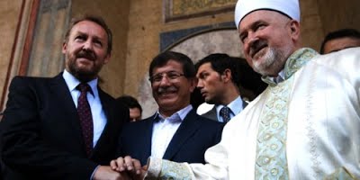 Cette image a un attribut alt vide ; son nom de fichier est 2011-8-29-davut-sarajevo1.jpg